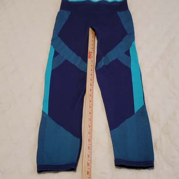 VICTORIA'S SECRET PINK Cool and Comfy Leggings Med - Picture 6 of 14